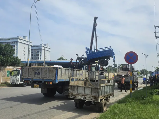 TP Hồ Chí Minh ra quân xử lý xe ba gác, xe tự chế vi phạm giao thông - Ảnh 2.