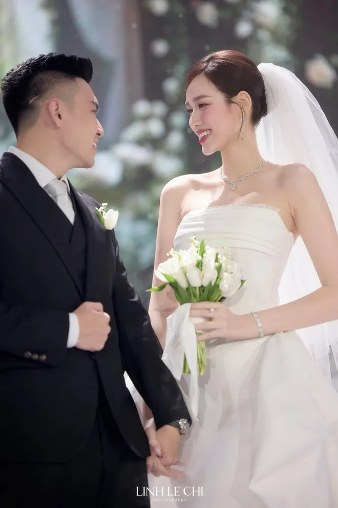 Vợ chồng Thúy Hạnh kỷ niệm gần 2 thập kỷ bên nhau, Lan Phương quyến rũ - Ảnh 2.