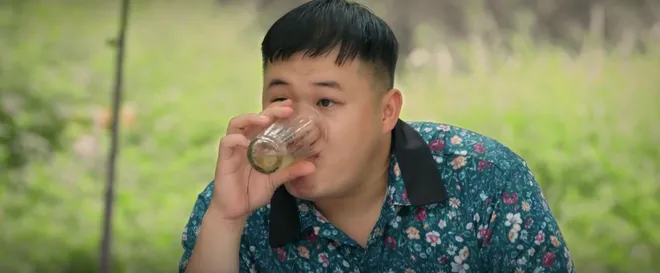 C&aacute;ch em 1 milimet - Tập 15: T&uacute; ch&iacute;nh l&agrave; "c&ocirc; điều dưỡng b&iacute; ẩn" chăm s&oacute;c B&aacute;ch 5 năm trước - Ảnh 21.