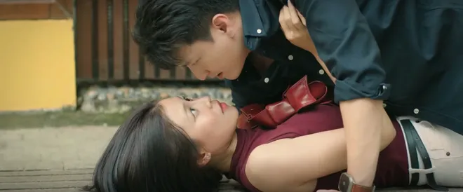 C&aacute;ch em 1 milimet - Tập 15: T&uacute; ch&iacute;nh l&agrave; "c&ocirc; điều dưỡng b&iacute; ẩn" chăm s&oacute;c B&aacute;ch 5 năm trước - Ảnh 25.