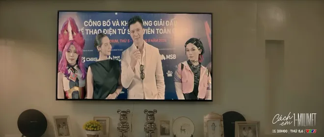Cách em 1 milimet - Tập 16: Chồng Ngân nổi điên khi thấy Viễn nhìn vợ mình trên TV - Ảnh 2.