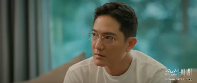 Cách em 1 milimet - Tập 16: Chồng Ngân nổi điên khi thấy Viễn nhìn vợ mình trên TV - Ảnh 5.