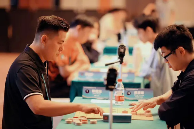 Từ ván cờ chấp ở xóm nhỏ đến kỳ vương phá vỡ thế độc tôn của Trung Quốc- Ảnh 2.