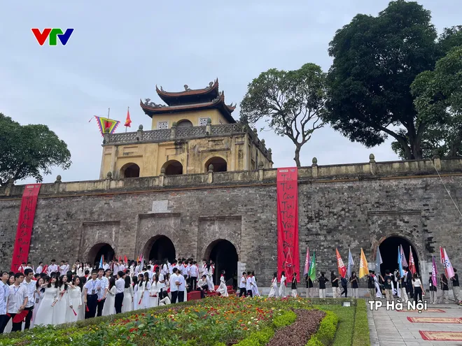 Các điểm cầu 'rực lửa' cổ vũ 4 nhà leo núi Chung kết Olympia 2025 - Ảnh 9.