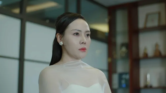 Lằn ranh: Thoát khỏi khuôn mẫu mặc định của dòng phim chính luận - Ảnh 10.