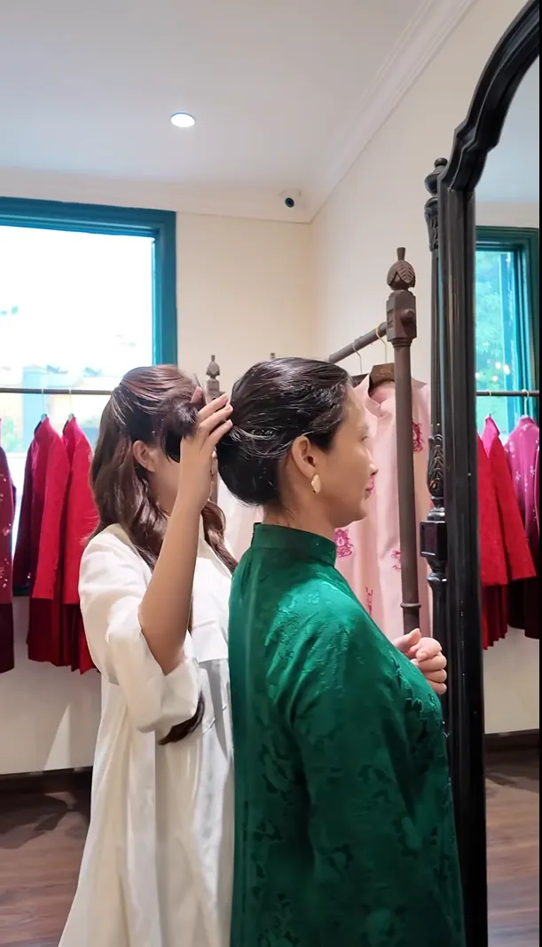 Đám cưới của Chế Nguyễn Quỳnh Châu, NSND Lan Hương mừng sinh nhật ông xã Đỗ Kỷ - Ảnh 2. Đám cưới của Chế Nguyễn Quỳnh Châu, NSND Lan Hương mừng sinh nhật ông xã Đỗ Kỷ - Ảnh 2.