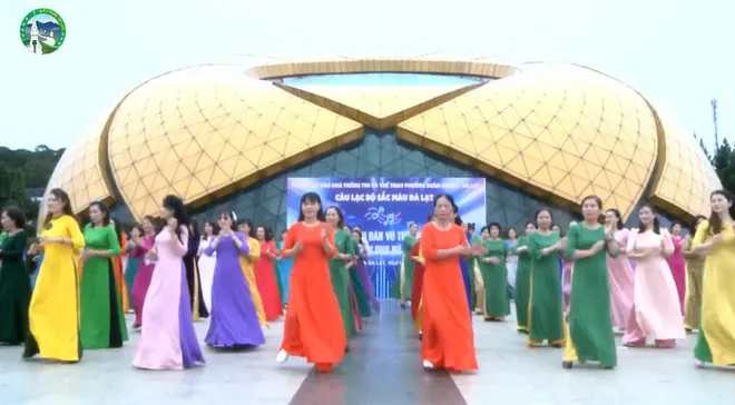 Lâm Đồng: Hơn 300 vũ công hội tụ tại Liên hoan Dân vũ thể thao 2025 - Ảnh 4.