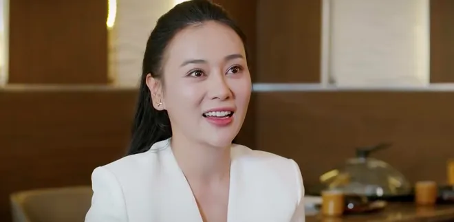 Gió ngang khoảng trời xanh - Tập 34: 'Tiểu tam' táo tợn đi ăn trưa với vợ chồng chính thất - Ảnh 1.