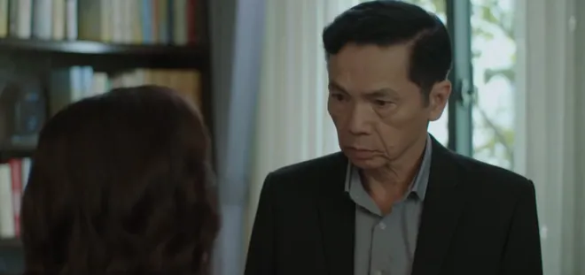 Lằn ranh - Tập 1: Triển bị nhắc vì quá gần gũi với doanh nghiệp - Ảnh 1.