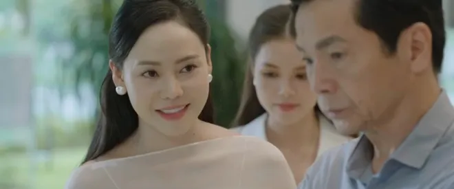 Lằn ranh - Tập 1: Triển bị nhắc vì quá gần gũi với doanh nghiệp - Ảnh 5.