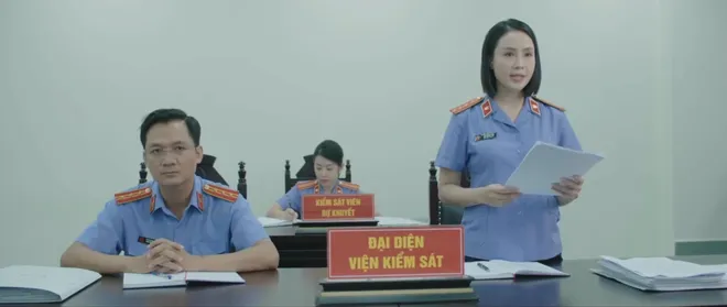 Lằn ranh - Tập 1: Triển bị nhắc vì quá gần gũi với doanh nghiệp - Ảnh 9.