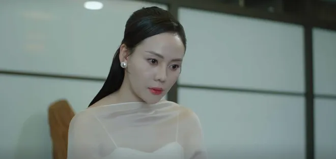 Lằn ranh - Tập 2: Trinh cảnh báo đối tác sắp có “bão”, nhóm lợi ích đứng sau vụ trọng án sắp bị khui ra- Ảnh 9. Lằn ranh - Tập 2: Trinh cảnh báo đối tác sắp có “bão”, nhóm lợi ích đứng sau vụ trọng án sắp bị khui ra- Ảnh 9.