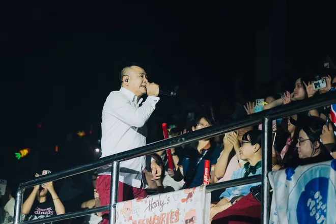 Đêm nhạc gắn kết yêu thương, hướng về đồng bào vùng lũ của các Anh tài - Ảnh 11.