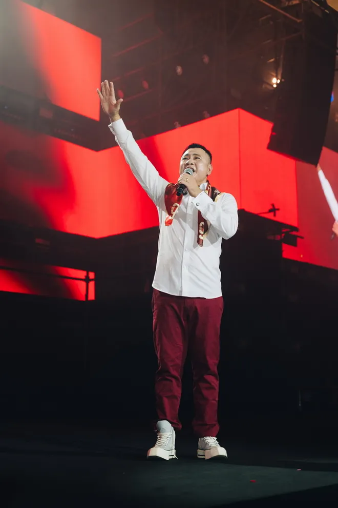 Đêm nhạc gắn kết yêu thương, hướng về đồng bào vùng lũ của các Anh tài - Ảnh 6.