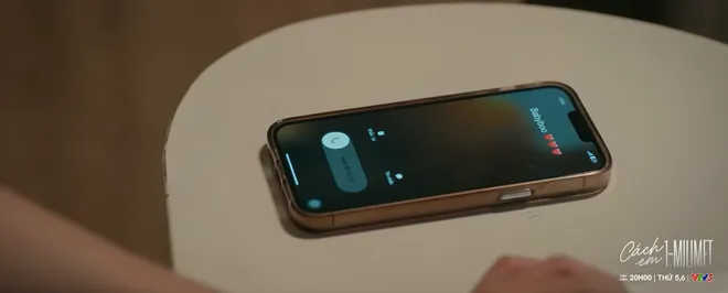 C&aacute;ch em 1 milimet - Tập 18: Hẹn bạn g&aacute;i Đức đến ph&ograve;ng ri&ecirc;ng, Nghi&ecirc;m định giở tr&ograve; đồi bại?- Ảnh 1.