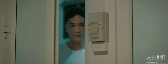 C&aacute;ch em 1 milimet - Tập 18: Hẹn bạn g&aacute;i Đức đến ph&ograve;ng ri&ecirc;ng, Nghi&ecirc;m định giở tr&ograve; đồi bại?- Ảnh 3.