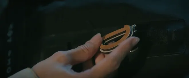 Cách em 1 milimet - Tập 18: Nghiêm cưỡng bức Nga trong phòng riêng, bị Đức đánh vỡ mặt tiền - Ảnh 28.