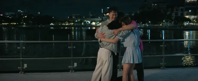 Cách em 1 milimet - Tập 18: Nghiêm cưỡng bức Nga trong phòng riêng, bị Đức đánh vỡ mặt tiền - Ảnh 32.