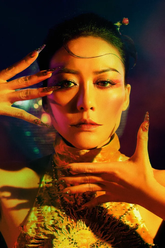 Liên Bỉnh Phát xuất hiện trong bộ ảnh phong cách Halloween để giới thiệu phim mới- Ảnh 1. Liên Bỉnh Phát xuất hiện trong bộ ảnh phong cách Halloween để giới thiệu phim mới- Ảnh 1.