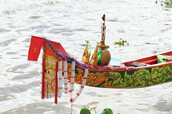 Cần Thơ rộn ràng Lễ hội Óoc Om Bóc – Đua ghe Ngo 2025- Ảnh 12.