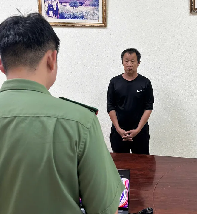 Khởi tố hai thuyền trưởng đưa tàu đi đánh bắt trái phép ở vùng biển nước ngoài - Ảnh 2.