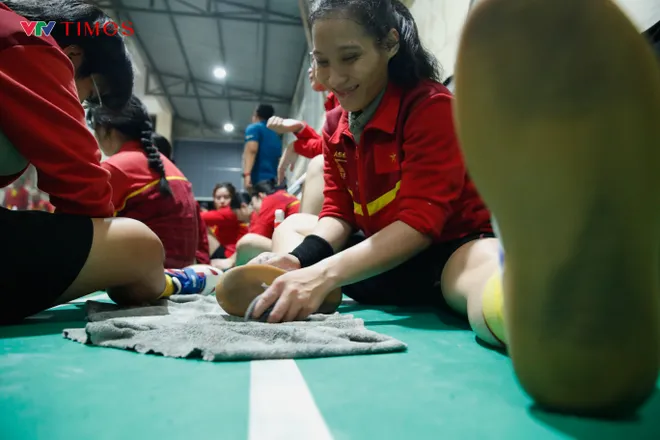 Một buổi tập của ĐT kéo co Việt Nam chuẩn bị cho SEA Games 33- Ảnh 1.