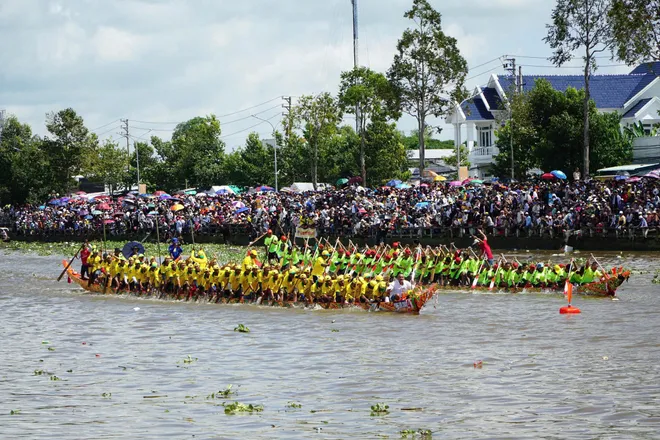 Sôi nổi giải đua ghe ngo TP Cần Thơ năm 2025- Ảnh 3. Sôi nổi giải đua ghe ngo TP Cần Thơ năm 2025- Ảnh 3.
