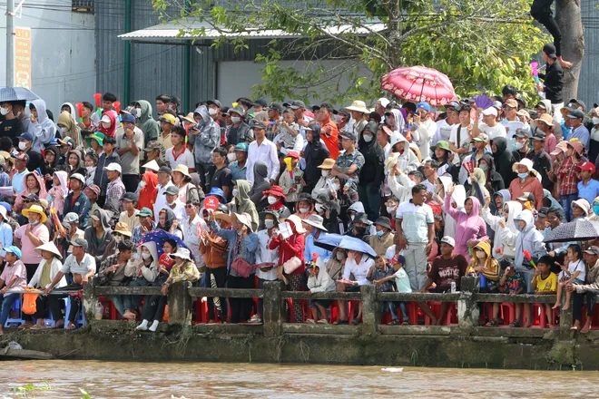 Giải Đua ghe Ngo Cần Thơ 2025 kh&eacute;p lại với những chiến thắng ngoạn mục - Ảnh 1.