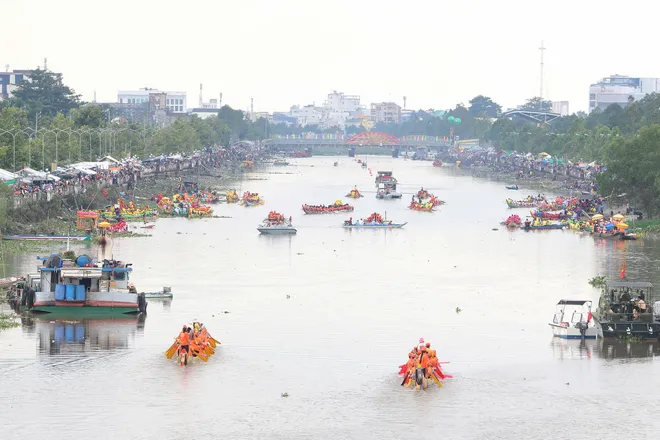 Giải Đua ghe Ngo Cần Thơ 2025 kh&eacute;p lại với những chiến thắng ngoạn mục - Ảnh 6.
