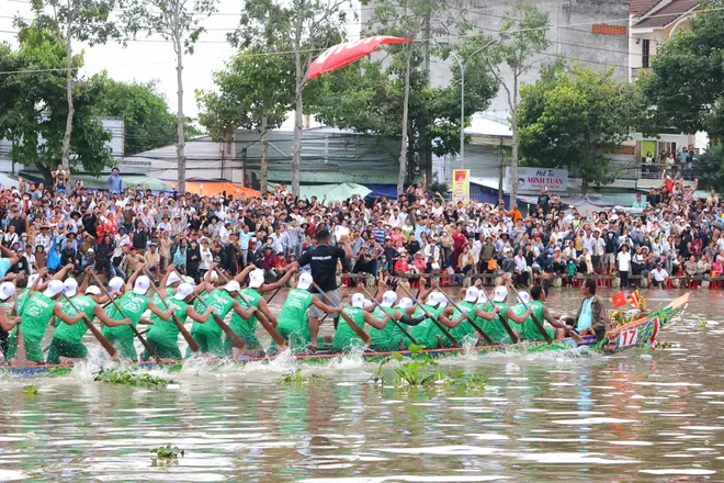 Giải Đua ghe Ngo Cần Thơ 2025 kh&eacute;p lại với những chiến thắng ngoạn mục - Ảnh 11.