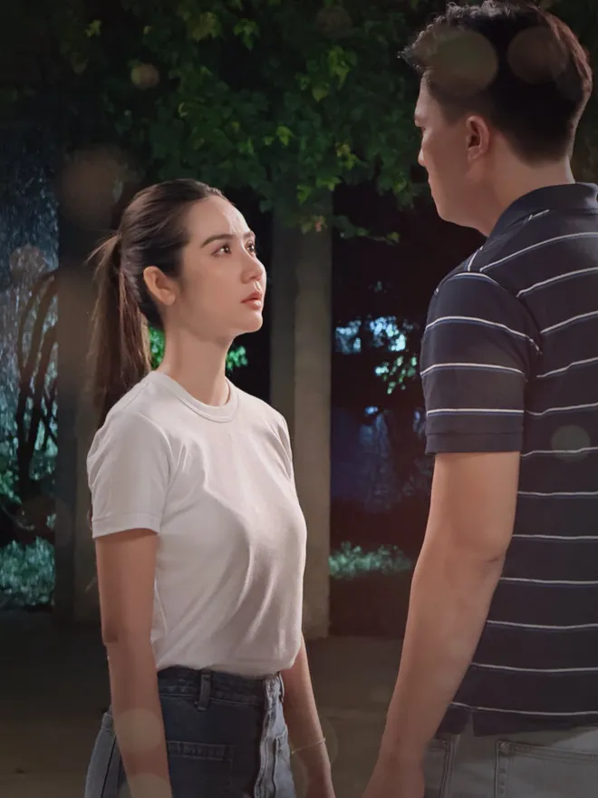 Viễn lớn - bé của Cách em 1 milimet 'gây sốt' khi chung khung hình - Ảnh 8.