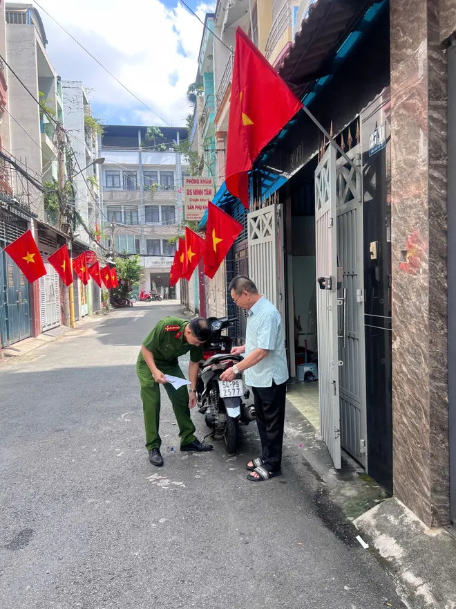 TP Hồ Chí Minh làm sạch, số hóa dữ liệu đăng ký xe: Vì người dân, vì quản lý hiệu quả - Ảnh 2.