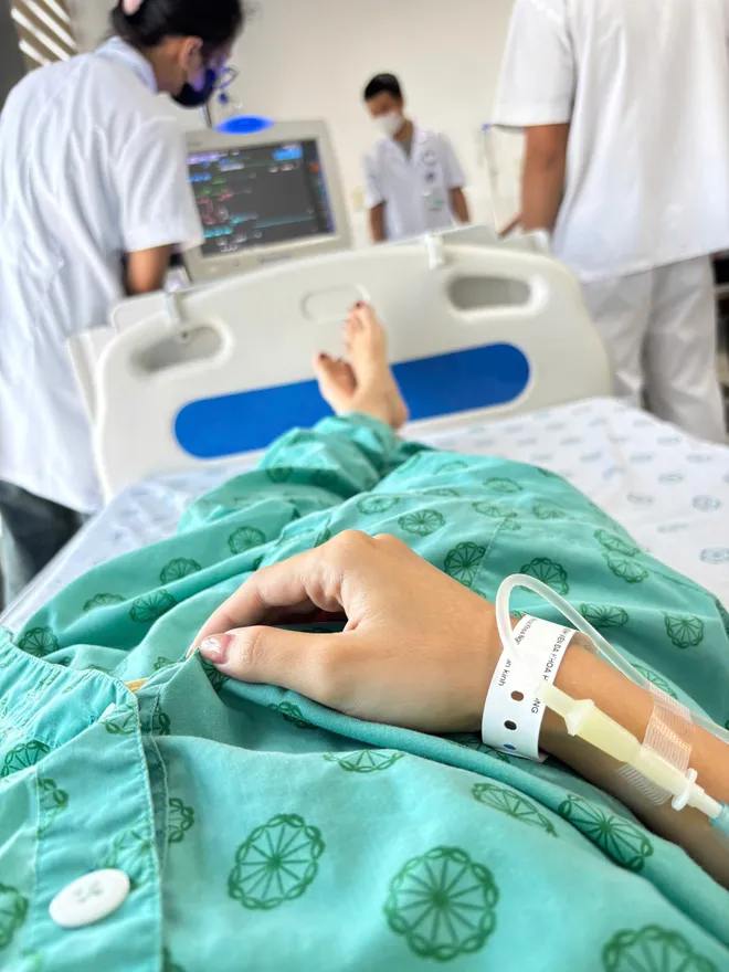 Người mẹ hai con ở Hà Nội trình báo bị chồng hành hung tại chung cư - Ảnh 2.