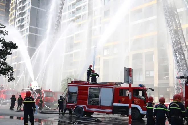TP Hồ Chí Minh tổng duyệt diễn tập chữa cháy và cứu nạn quy mô lớn nhất năm 2025 - Ảnh 2.