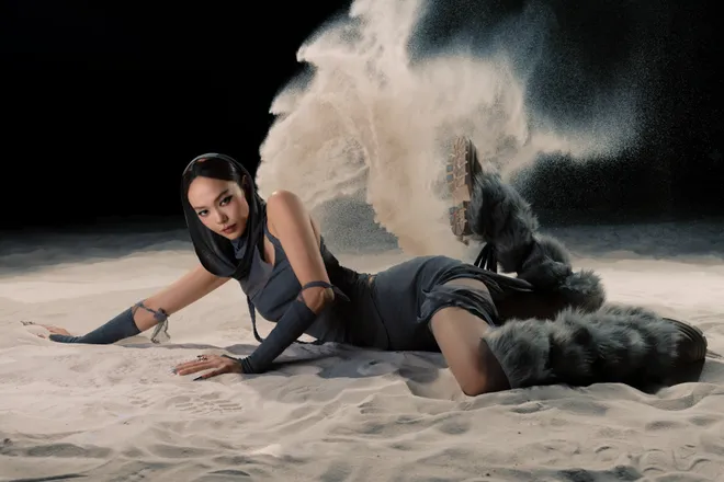 Ph&aacute;t h&agrave;nh MV mới Director, Minh Hằng h&eacute; lộ chuỗi dự &aacute;n tiếp theo- Ảnh 5.