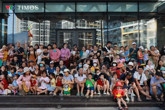 TP Hồ Chí Minh: Hơn 3.000 người tham gia diễn tập phòng chữa cháy và cứu nạn, cứu hộ lớn nhất năm- Ảnh 17. TP Hồ Chí Minh: Hơn 3.000 người tham gia diễn tập phòng chữa cháy và cứu nạn, cứu hộ lớn nhất năm- Ảnh 17.