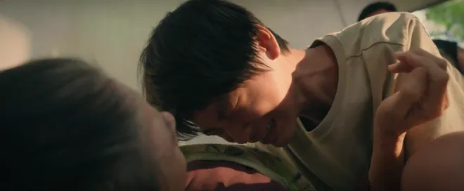 Cách em 1 milimet - Tập 22: Quá khứ đau khổ của Biên- Ảnh 22. Cách em 1 milimet - Tập 22: Quá khứ đau khổ của Biên- Ảnh 22.