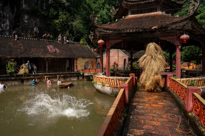 Điểm chung của hai MV đang khuấy đảo đường đua V-Pop- Ảnh 2.