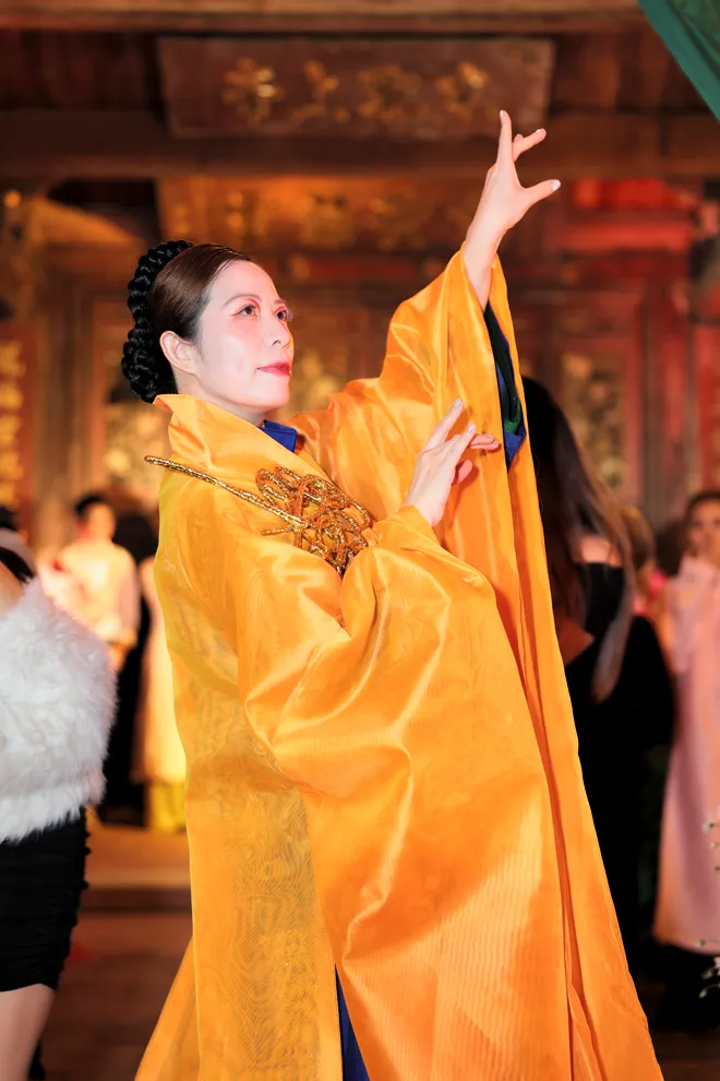 Tôn vinh và lan tỏa giá trị áo dài trong chuỗi hoạt động chào mừng ngày Di sản Việt nam - Ảnh 4.