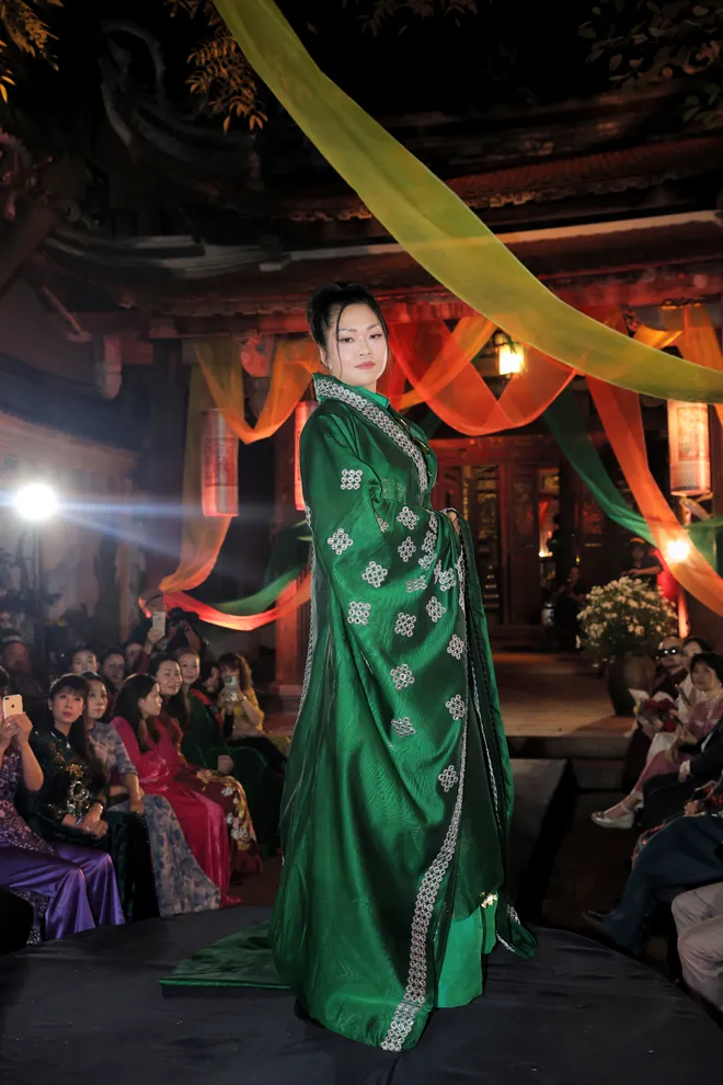 Tôn vinh và lan tỏa giá trị áo dài trong chuỗi hoạt động chào mừng ngày Di sản Việt nam - Ảnh 5.