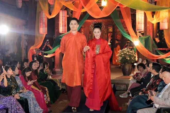 Tôn vinh và lan tỏa giá trị áo dài trong chuỗi hoạt động chào mừng ngày Di sản Việt nam - Ảnh 3.