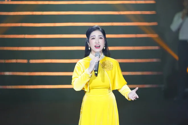 Đêm nhạc xúc động tôn vinh cây đại thụ của nền thanh nhạc Việt Nam GS.NSND Trung Kiên - Ảnh 4.