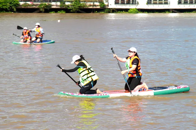 Năng lượng mới từ những mái chèo SUP trên sông Hậu - Ảnh 6.