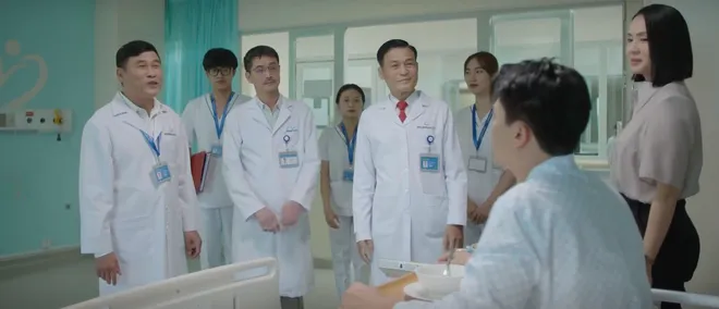 Lằn ranh - Tập 13: Triển bắt tay cựu Chủ tịch tỉnh giải vấn đề kh&oacute; của Trinh Tam - Ảnh 12.