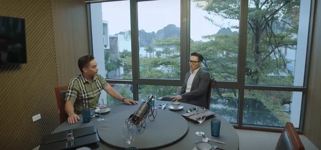 Lằn ranh - Tập 13: Triển bắt tay cựu Chủ tịch tỉnh giải vấn đề kh&oacute; của Trinh Tam - Ảnh 5.