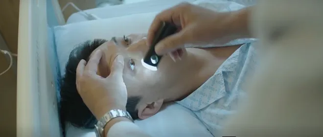 Lằn ranh - Tập 13: Triển bắt tay cựu Chủ tịch tỉnh giải vấn đề kh&oacute; của Trinh Tam - Ảnh 13.