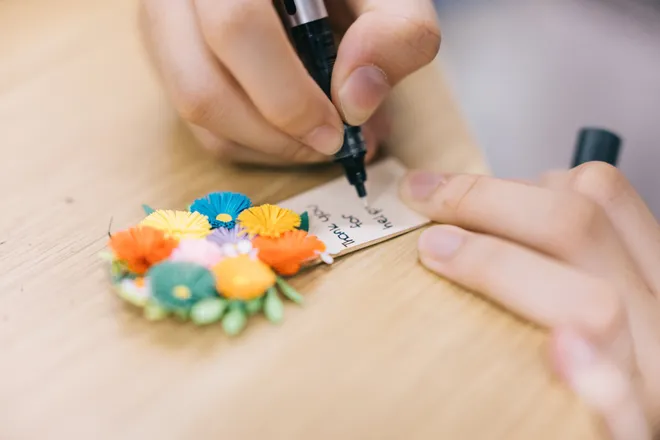 Những "đóa hoa đẹp nhất" tri ân thầy cô giáo - Ảnh 7.