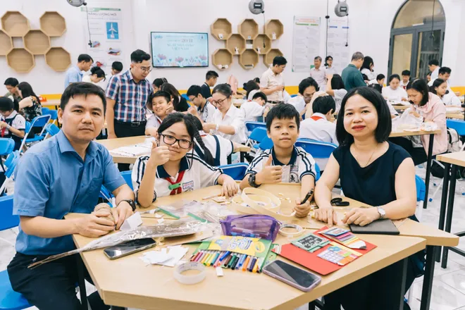 Những "đóa hoa đẹp nhất" tri ân thầy cô giáo - Ảnh 5.