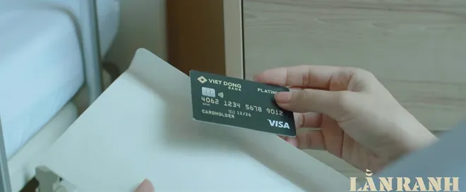 Lằn ranh - Tập 14: Thu ph&aacute;t hiện thẻ đen dưới gối chồng - Ảnh 3.