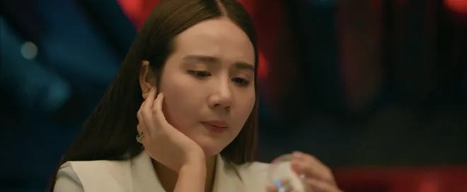 Cách em 1 milimet - Tập 24: Ngân mất Viễn trong một lần say rượu- Ảnh 1. Cách em 1 milimet - Tập 24: Ngân mất Viễn trong một lần say rượu- Ảnh 1.